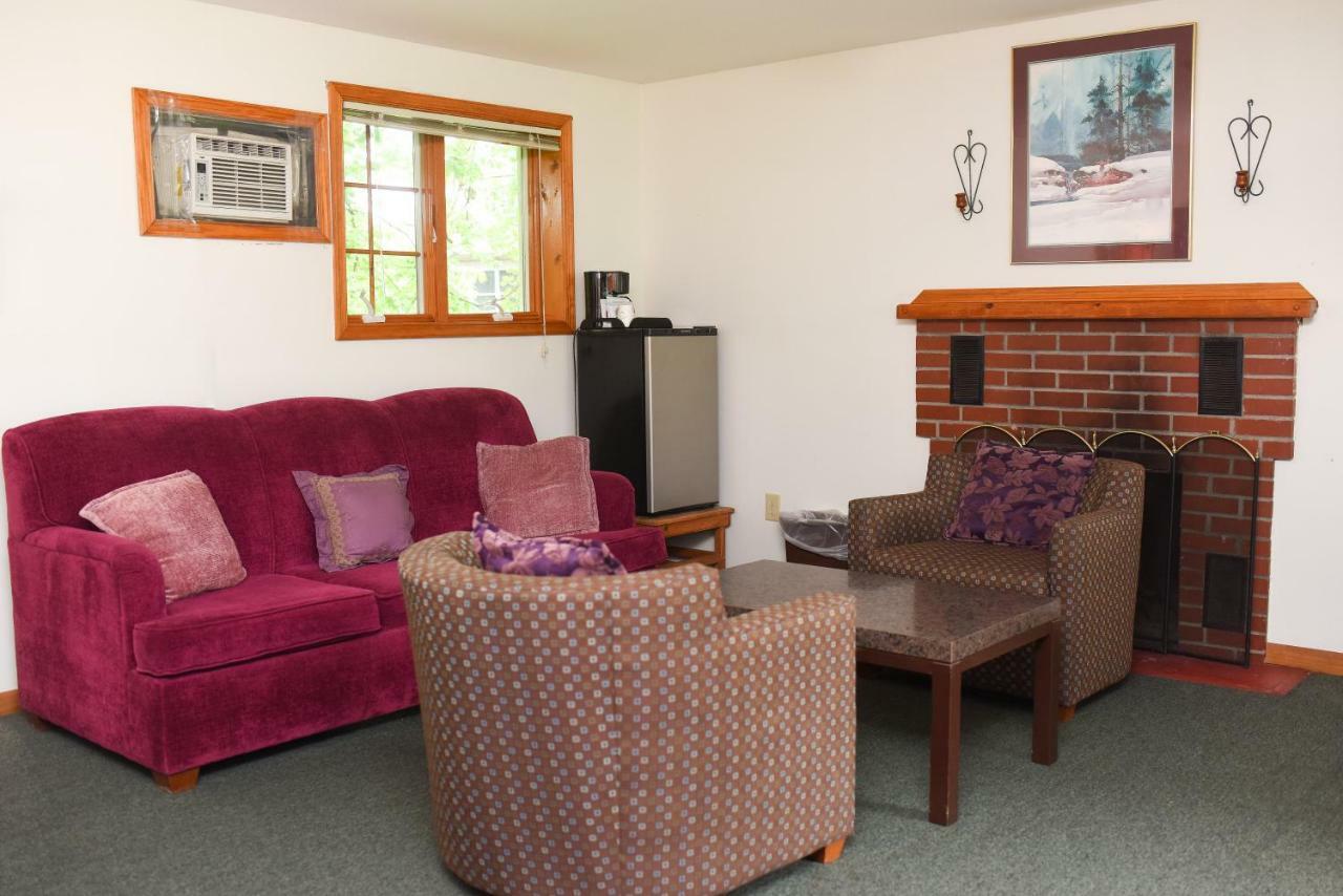 Chestnut Grove Family Resort Mount Pocono Exterior foto