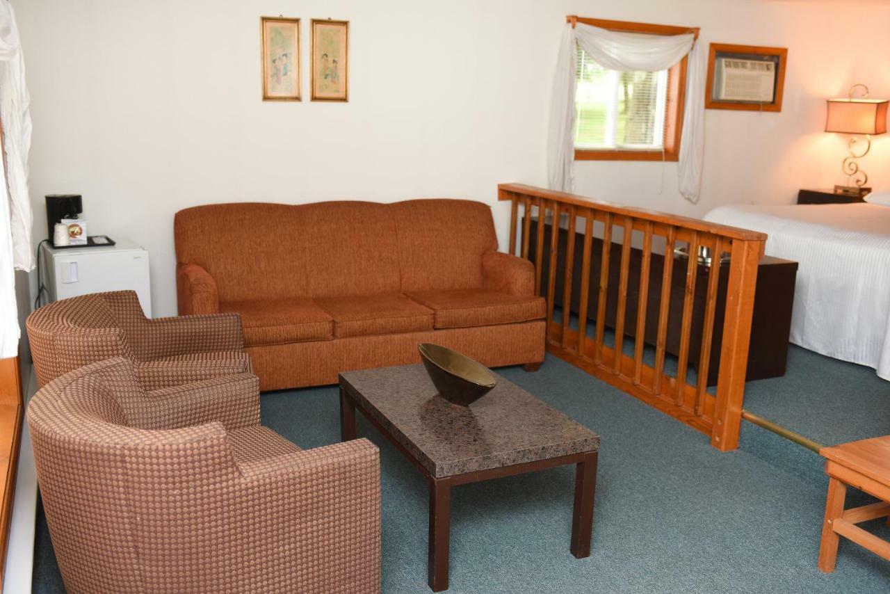 Chestnut Grove Family Resort Mount Pocono Exterior foto